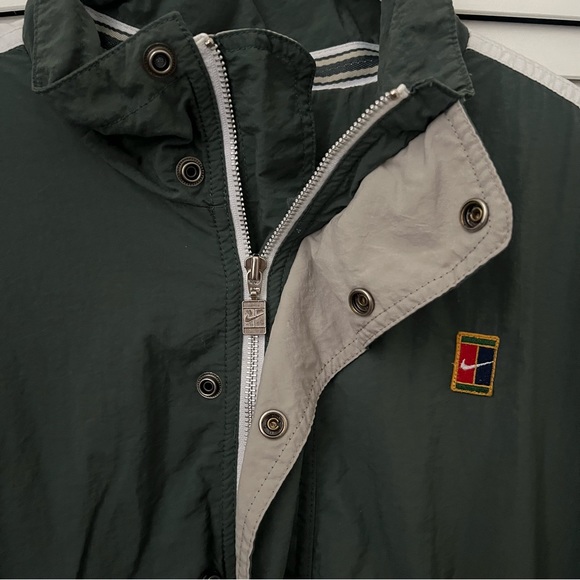 Vintage 90s Nike Court Windbreaker Jacket - Picture 4 of 5
